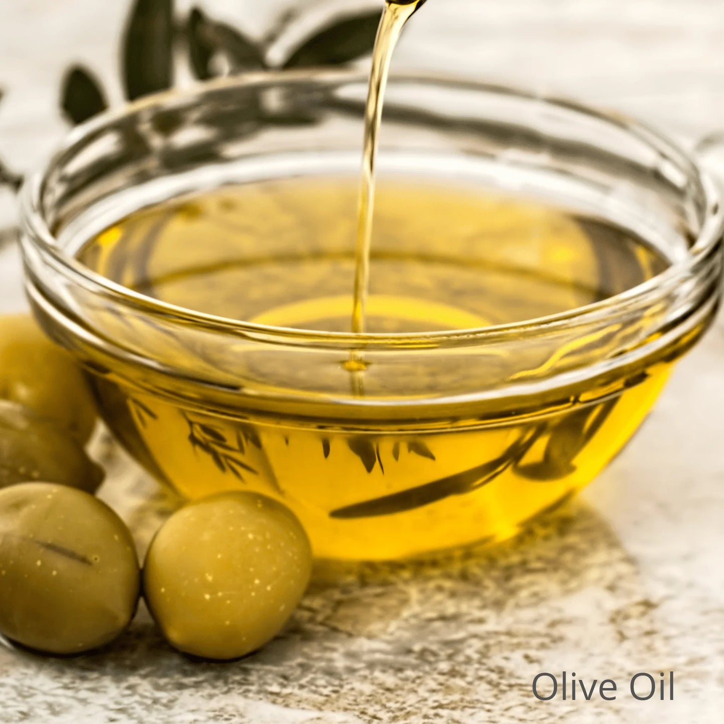 Be Green Bath and Body Hair Oil contains olive oil