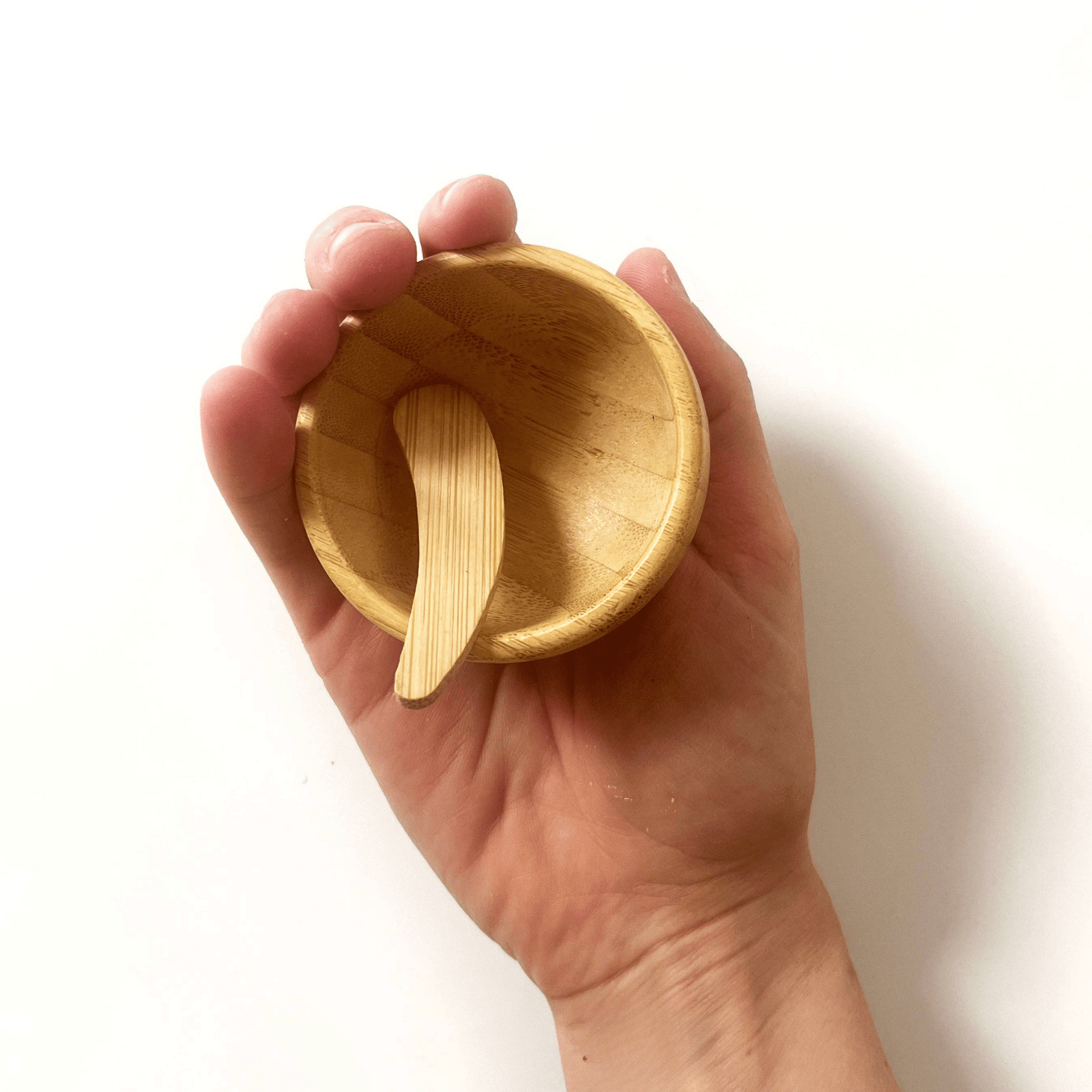 Mini reusable bowl for mixing dry cleanser